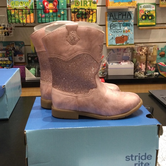 Stride Rite Wynona Boots Blush - Multiple Sizes - Picture 1 of 5